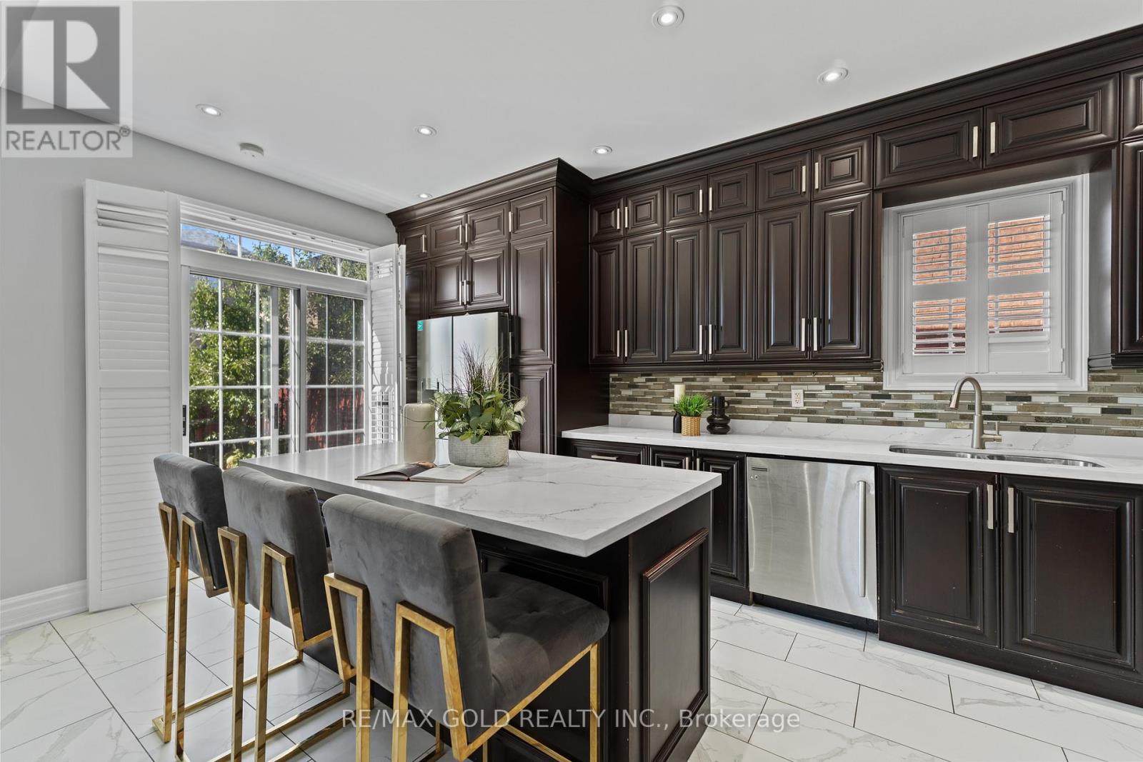 2 Revelstoke Place, Brampton, Ontario  L6R 3G3 - Photo 17 - W12469483