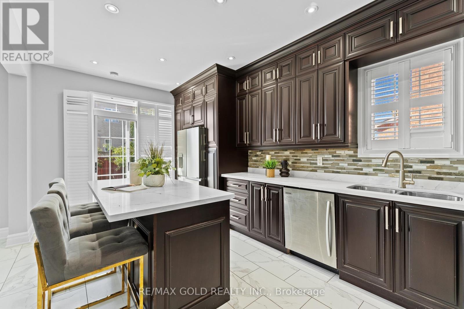 2 Revelstoke Place, Brampton, Ontario  L6R 3G3 - Photo 20 - W12469483