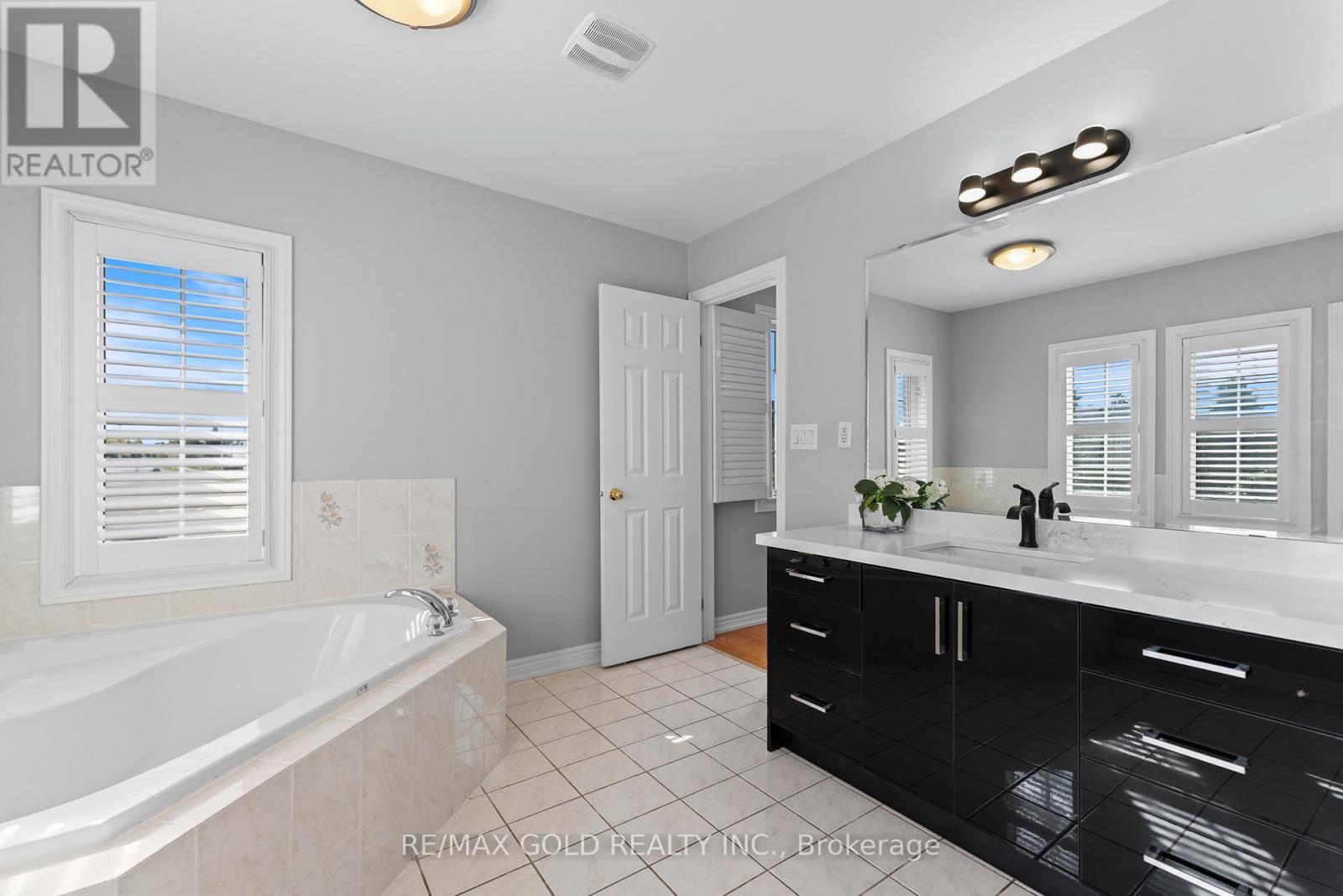 2 Revelstoke Place, Brampton, Ontario  L6R 3G3 - Photo 28 - W12469483