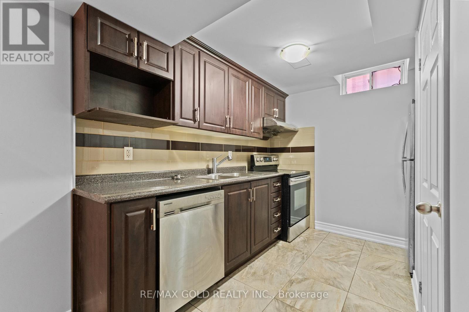 2 Revelstoke Place, Brampton, Ontario  L6R 3G3 - Photo 40 - W12469483