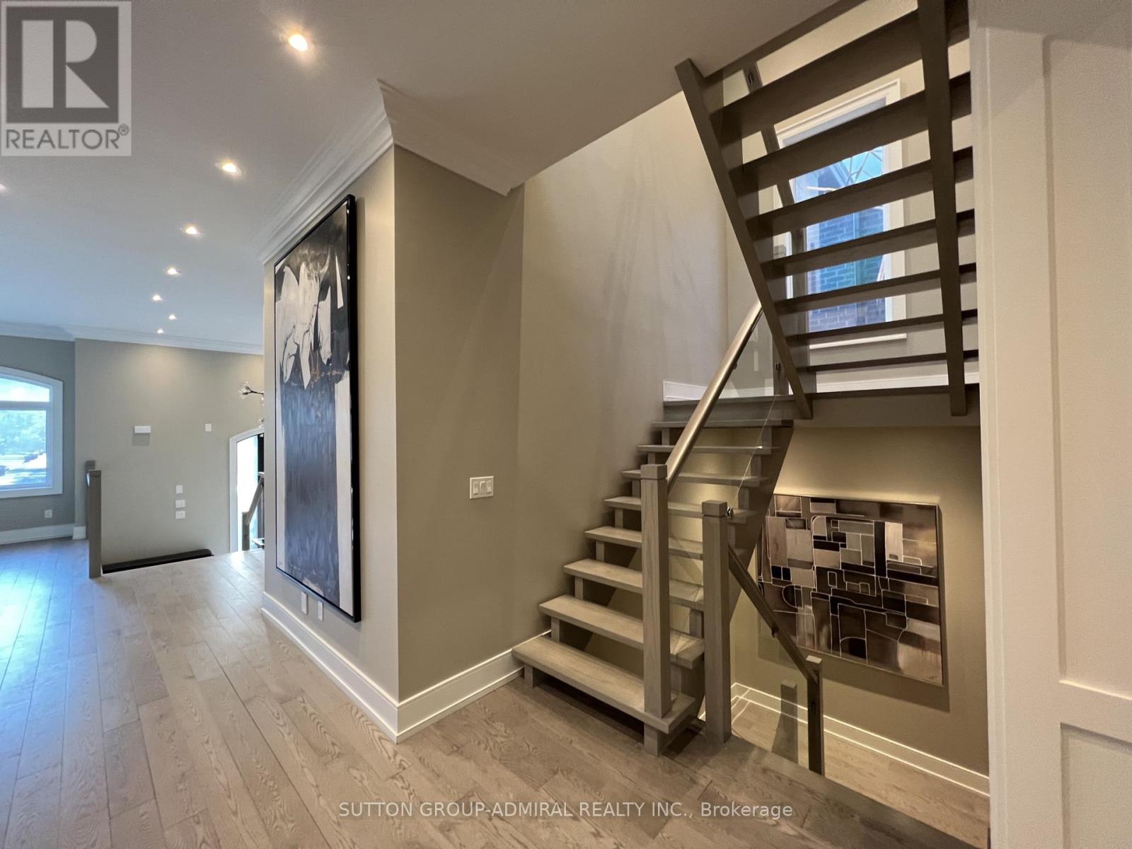 1060 Kipling Avenue, Toronto, Ontario  M9B 3L9 - Photo 12 - W12469512