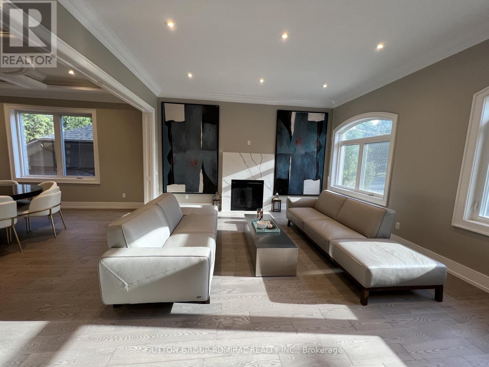 1060 Kipling Avenue, Toronto, Ontario  M9B 3L9 - Photo 18 - W12469512