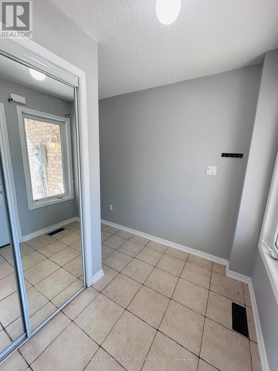 9 - 75 Prince William Way, Barrie, Ontario  L4N 0Y9 - Photo 3 - S12431327