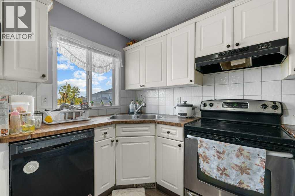 154 Bridlewood Drive Sw, Calgary, Alberta  T2Y 3T2 - Photo 9 - A2263498
