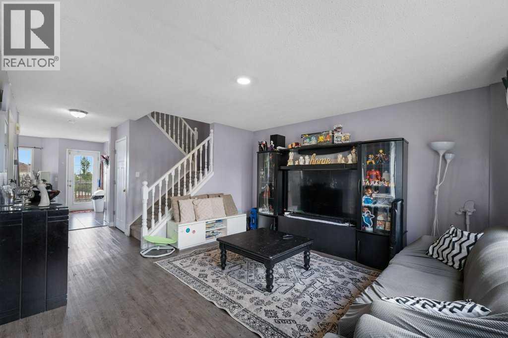 154 Bridlewood Drive Sw, Calgary, Alberta  T2Y 3T2 - Photo 4 - A2263498