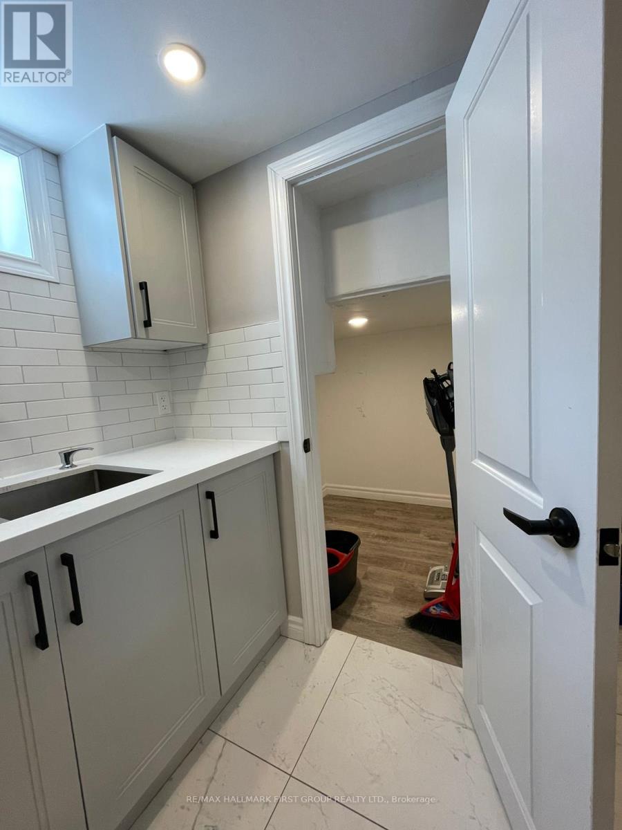 Lower - 1176 Milburn Street, Peterborough, Ontario  K9H 6P2 - Photo 11 - X12469440
