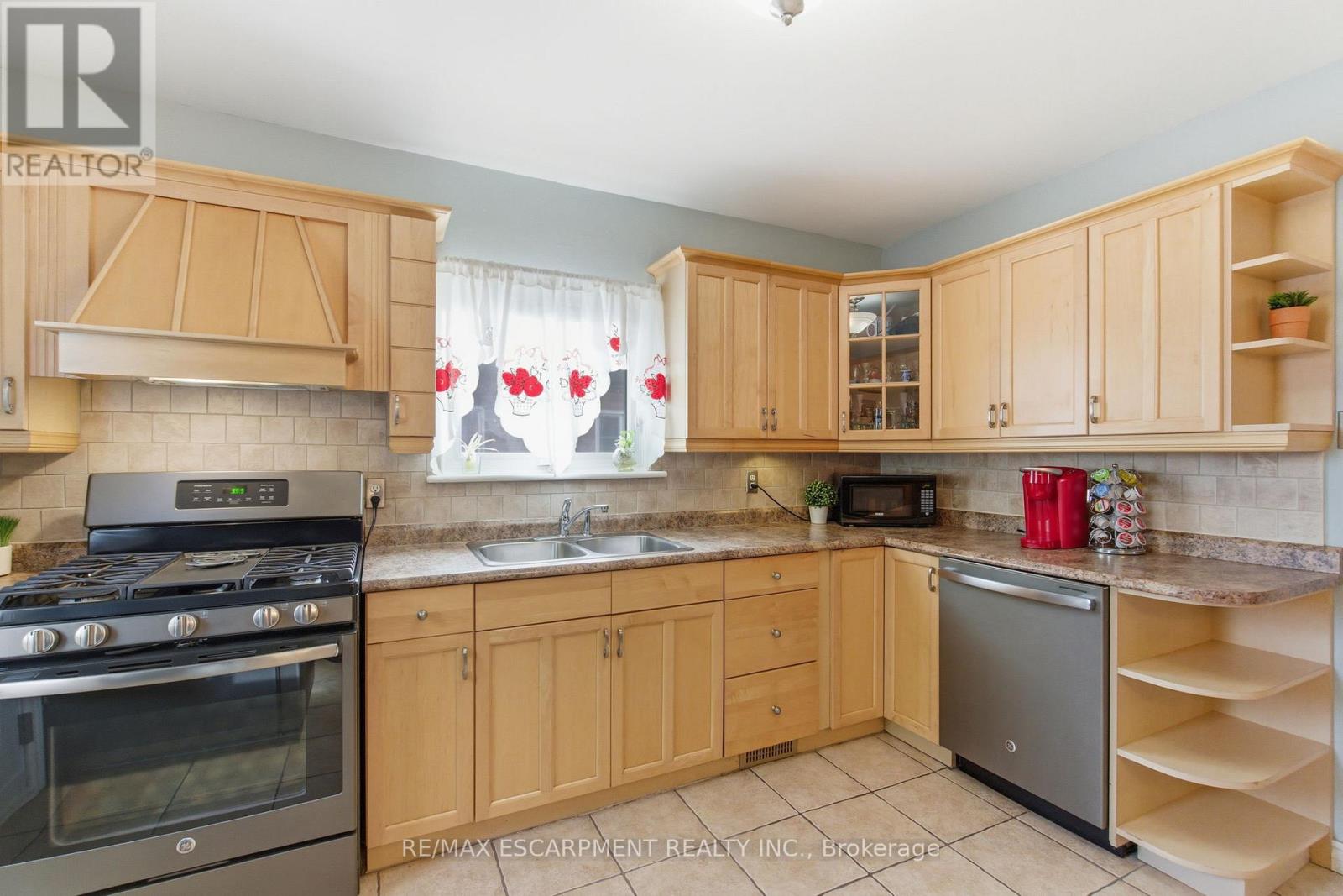 91 East 42nd Street, Hamilton, Ontario  L8T 3A2 - Photo 12 - X12469448