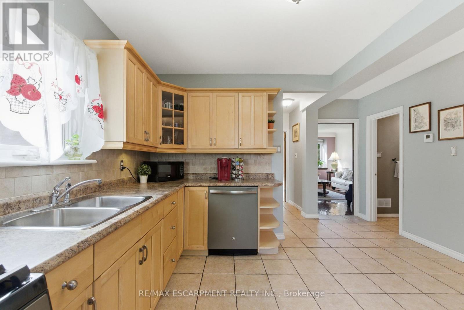 91 East 42nd Street, Hamilton, Ontario  L8T 3A2 - Photo 13 - X12469448
