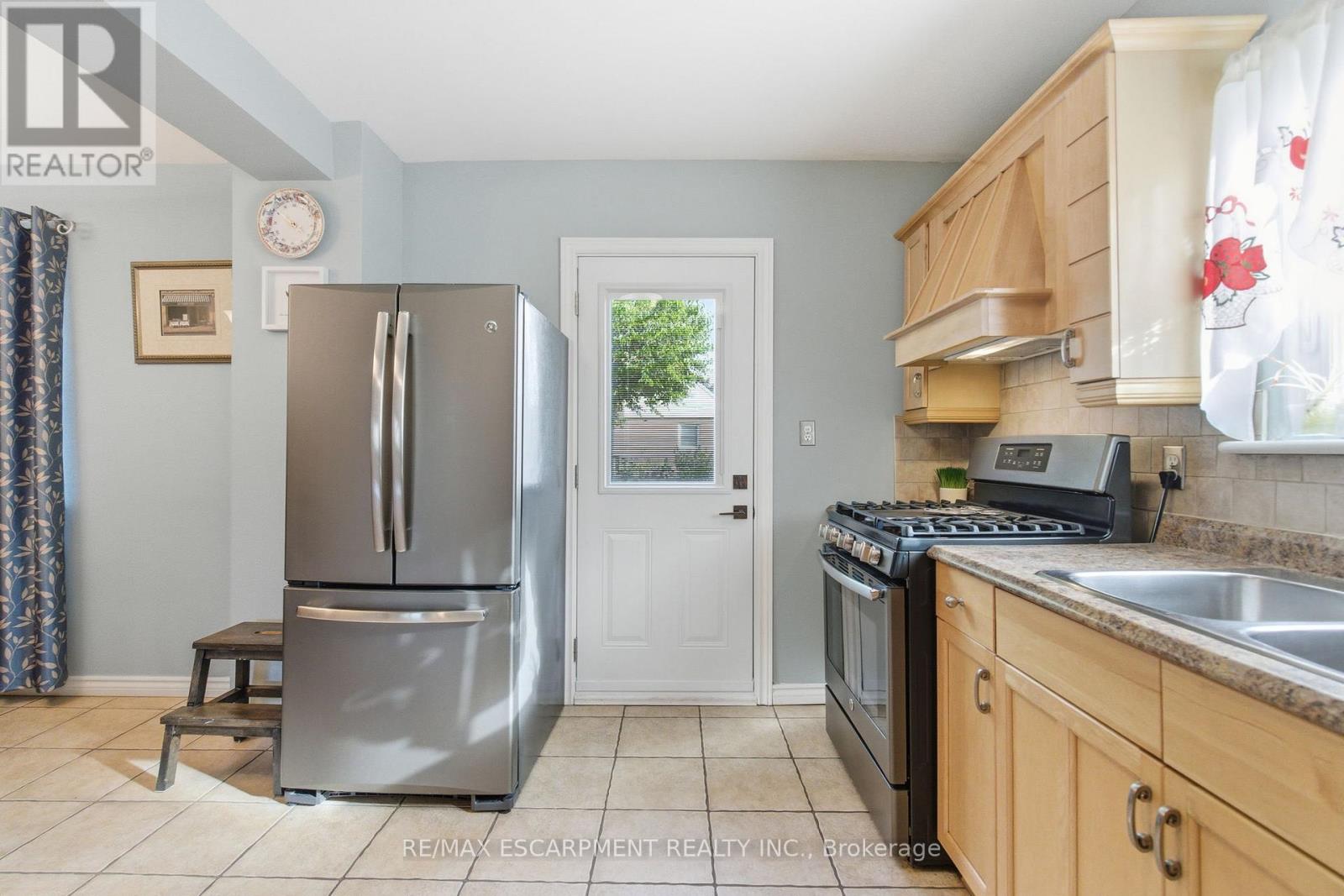 91 East 42nd Street, Hamilton, Ontario  L8T 3A2 - Photo 14 - X12469448