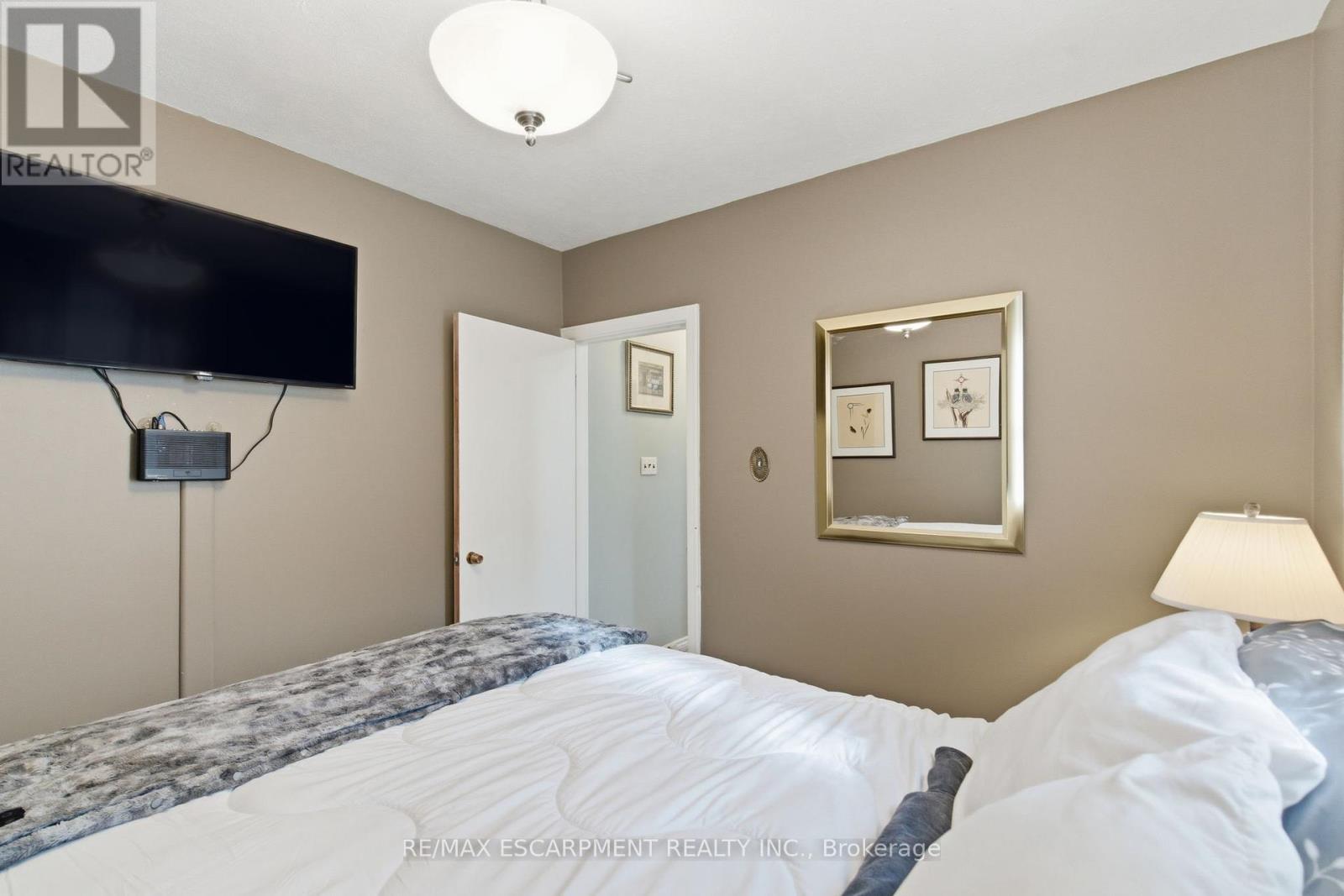 91 East 42nd Street, Hamilton, Ontario  L8T 3A2 - Photo 21 - X12469448