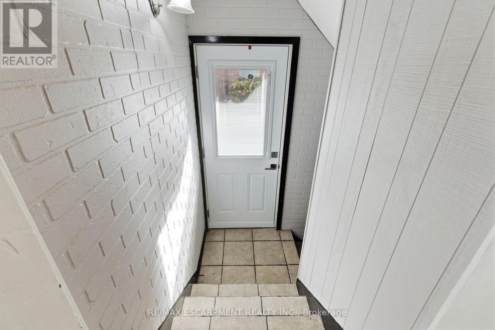 91 East 42nd Street, Hamilton, Ontario  L8T 3A2 - Photo 28 - X12469448