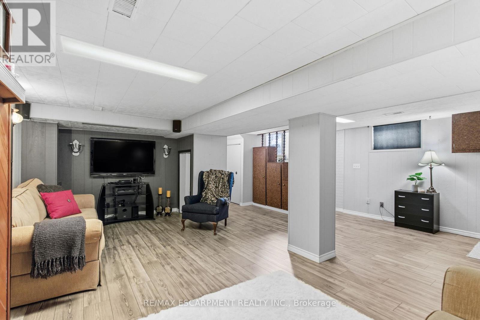 91 East 42nd Street, Hamilton, Ontario  L8T 3A2 - Photo 33 - X12469448