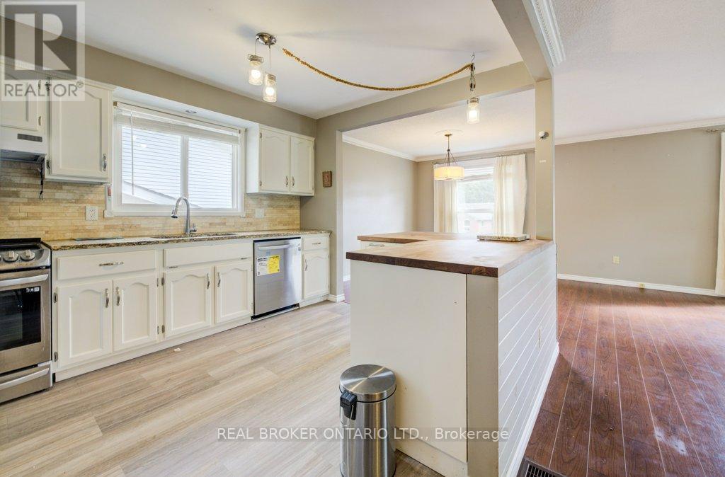 7 Folkstone Crescent, Kitchener, Ontario  N2E 2Y9 - Photo 17 - X12469465