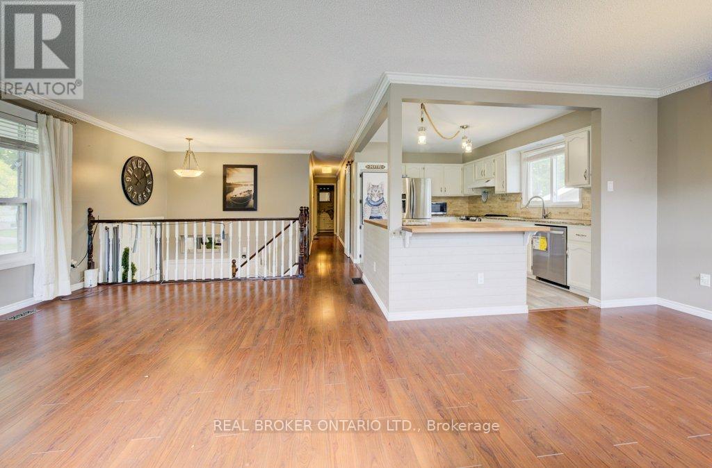 7 Folkstone Crescent, Kitchener, Ontario  N2E 2Y9 - Photo 18 - X12469465