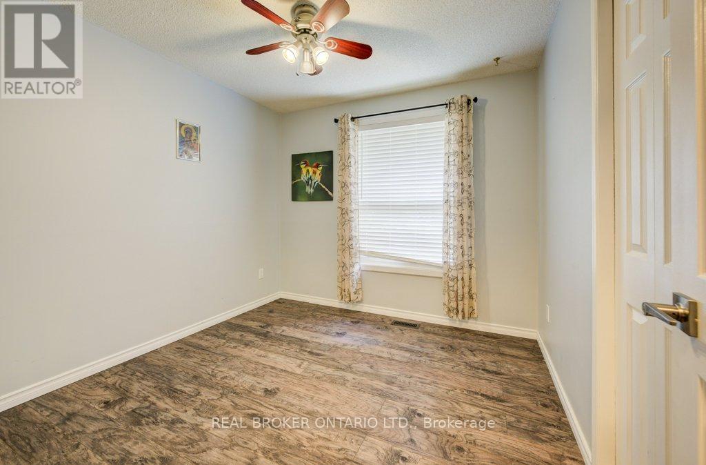 7 Folkstone Crescent, Kitchener, Ontario  N2E 2Y9 - Photo 20 - X12469465