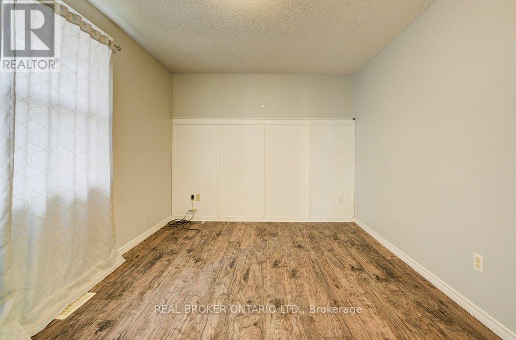 7 Folkstone Crescent, Kitchener, Ontario  N2E 2Y9 - Photo 24 - X12469465