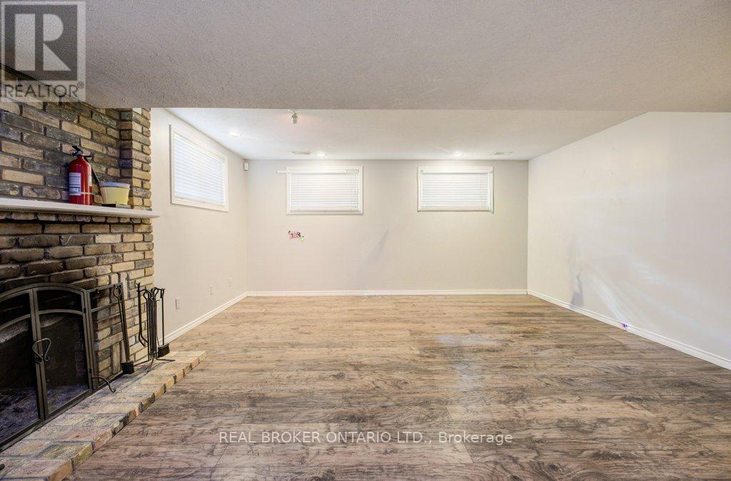 7 Folkstone Crescent, Kitchener, Ontario  N2E 2Y9 - Photo 34 - X12469465