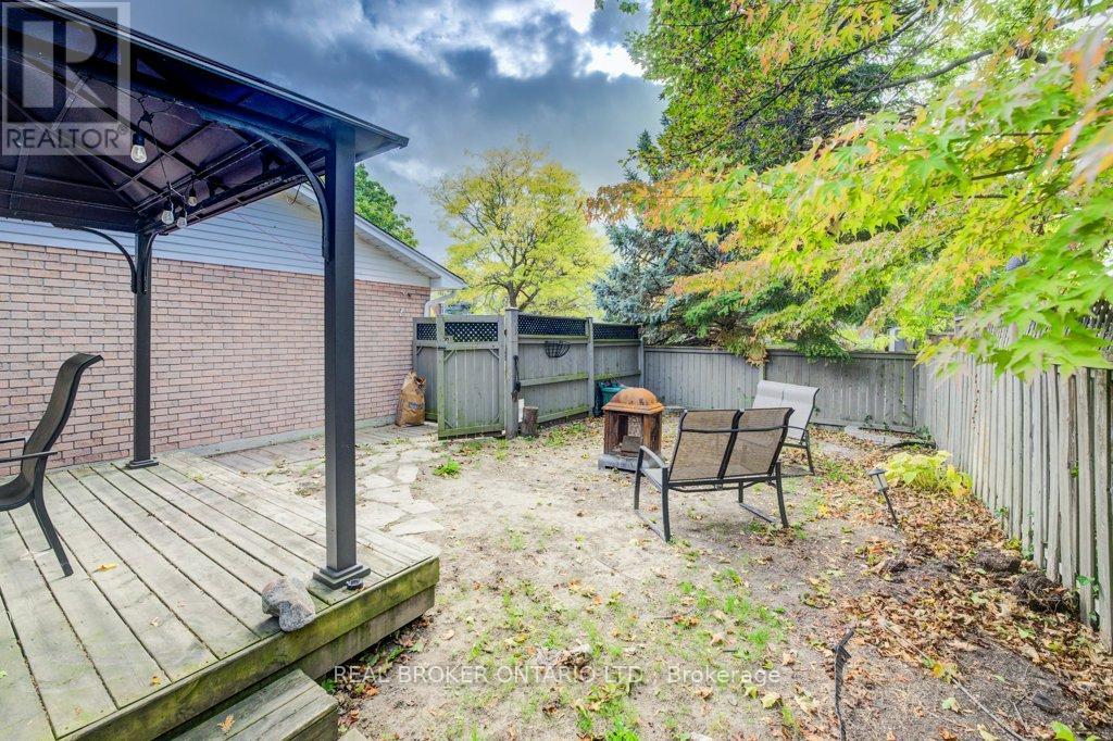 7 Folkstone Crescent, Kitchener, Ontario  N2E 2Y9 - Photo 37 - X12469465