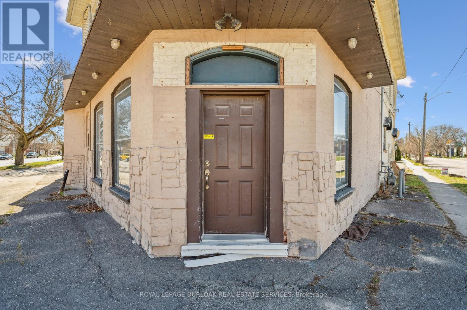 75-79 Erie Avenue, Brantford, Ontario  N3S 2G1 - Photo 34 - X12469482