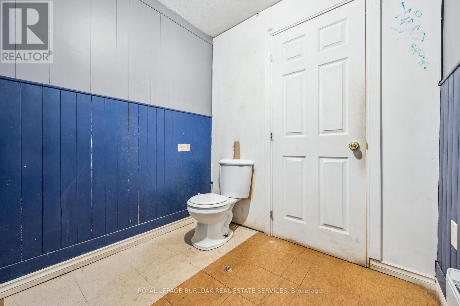 75 Erie Avenue, Brantford, Ontario  N3S 2G1 - Photo 12 - X12469485