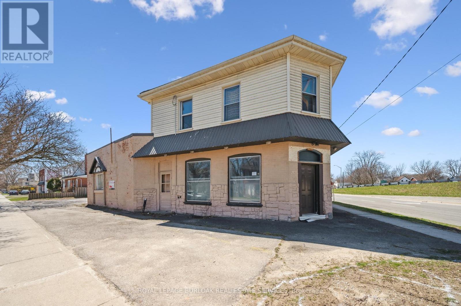 75 Erie Avenue, Brantford, Ontario  N3S 2G1 - Photo 35 - X12469485