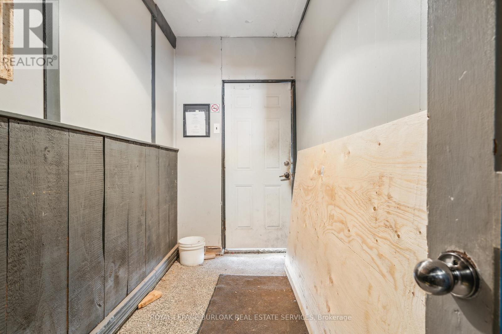 75 Erie Avenue, Brantford, Ontario  N3S 2G1 - Photo 9 - X12469485