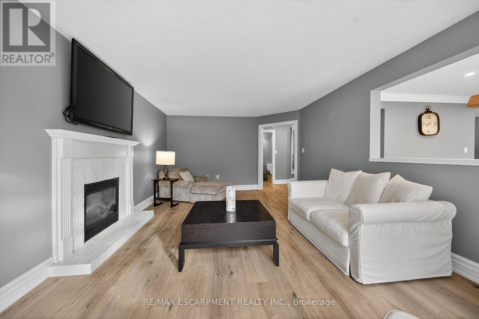 27 Surrey Drive, Hamilton, Ontario  L9K 1L9 - Photo 16 - X12469489