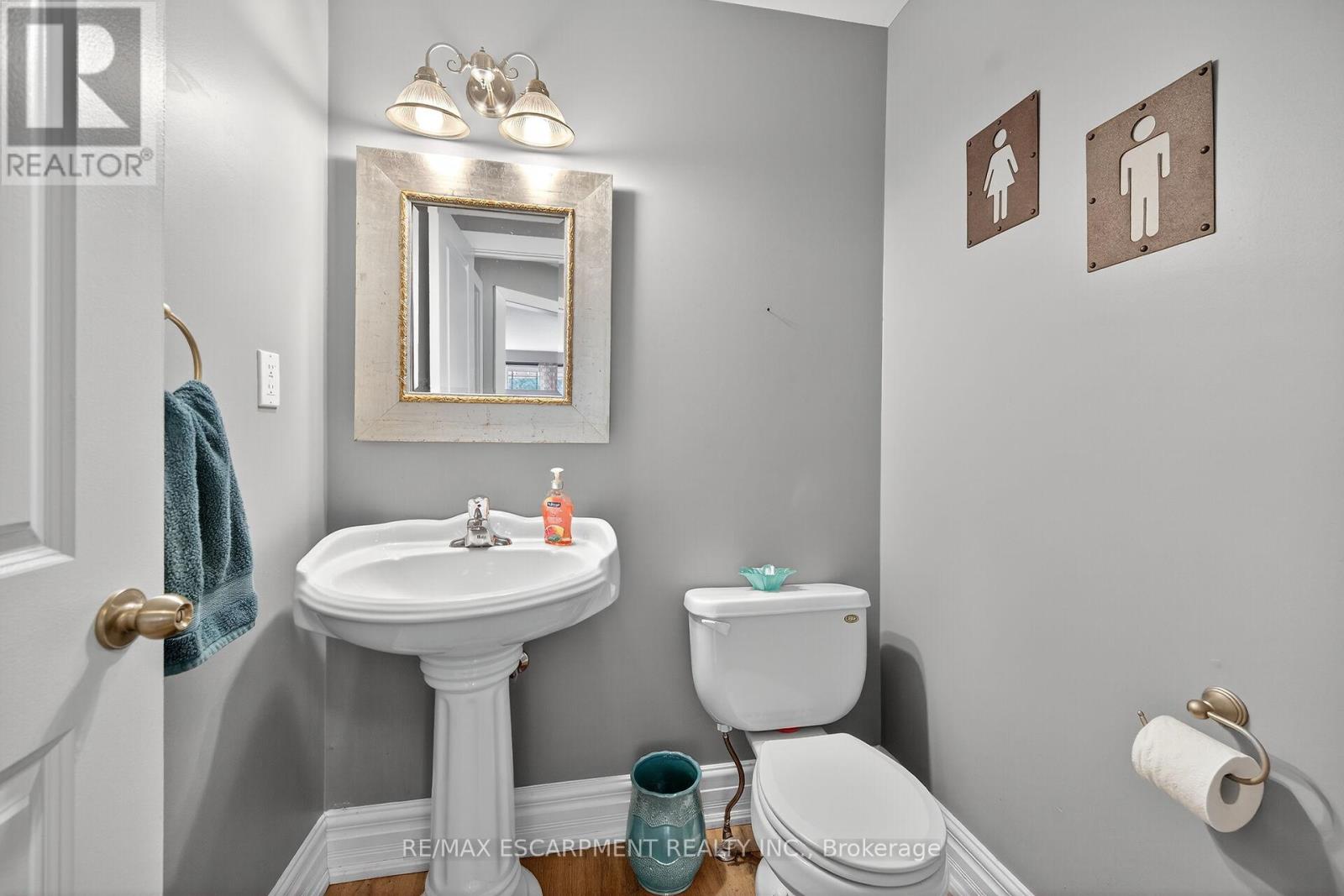 27 Surrey Drive, Hamilton, Ontario  L9K 1L9 - Photo 18 - X12469489
