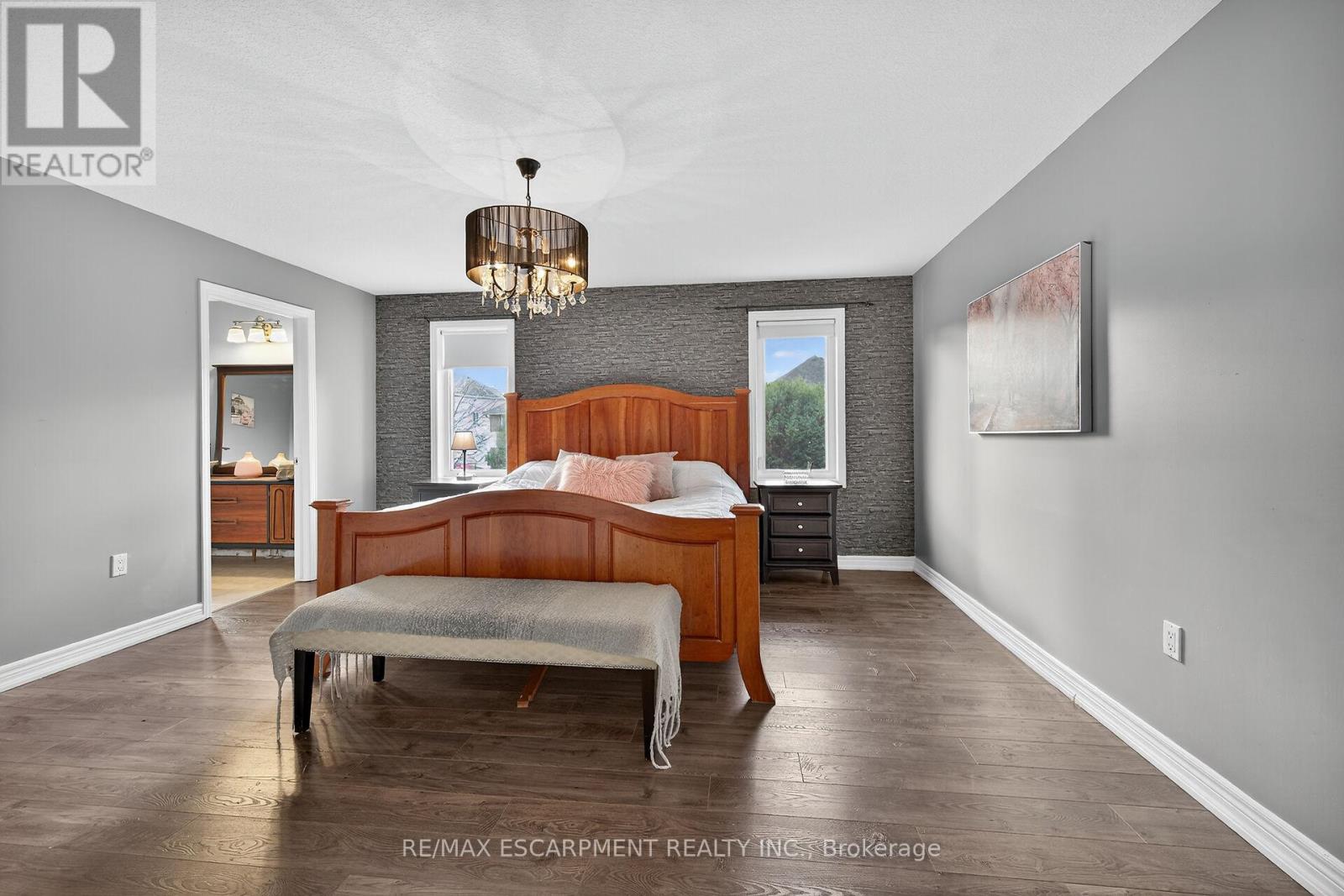 27 Surrey Drive, Hamilton, Ontario  L9K 1L9 - Photo 23 - X12469489