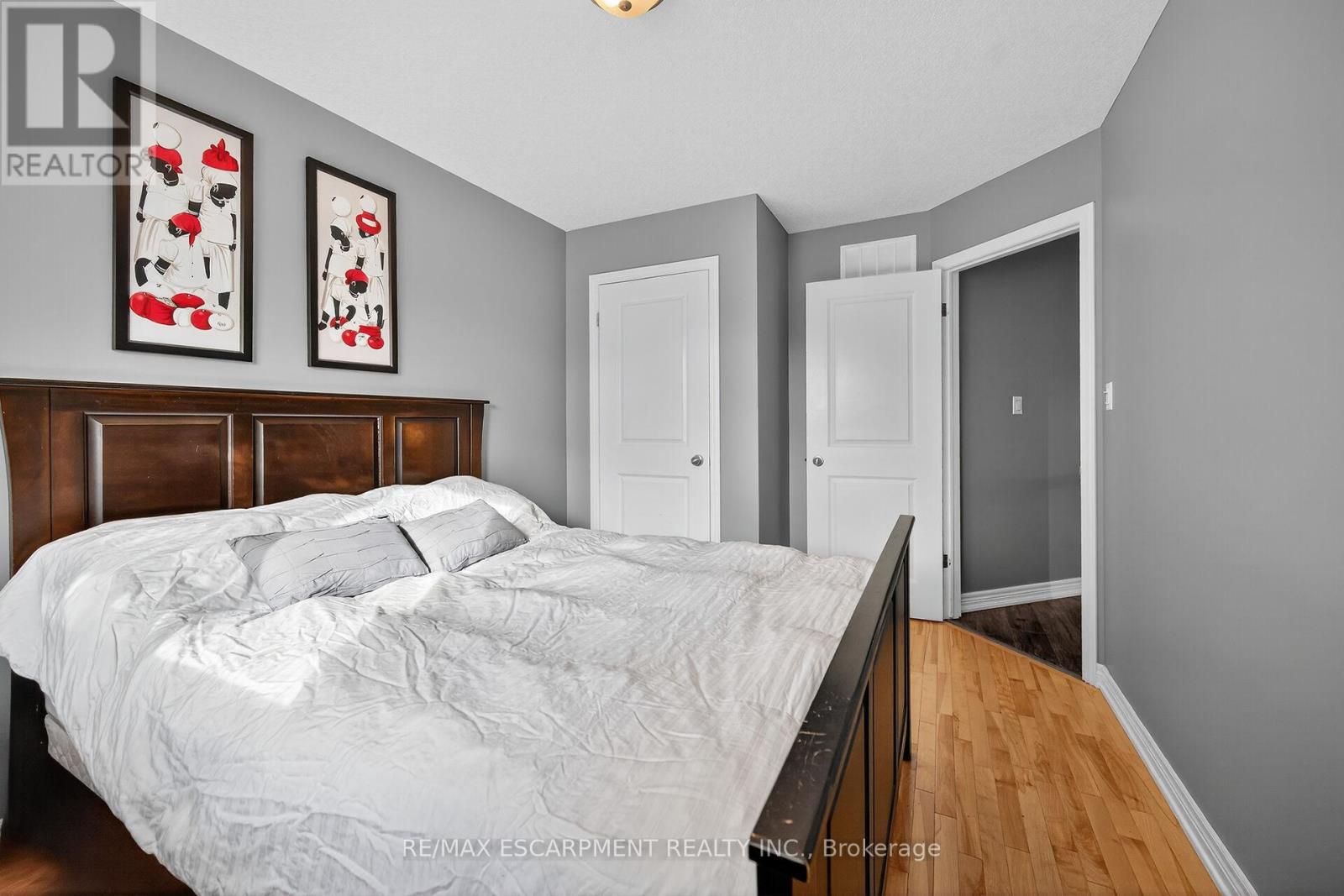 27 Surrey Drive, Hamilton, Ontario  L9K 1L9 - Photo 26 - X12469489