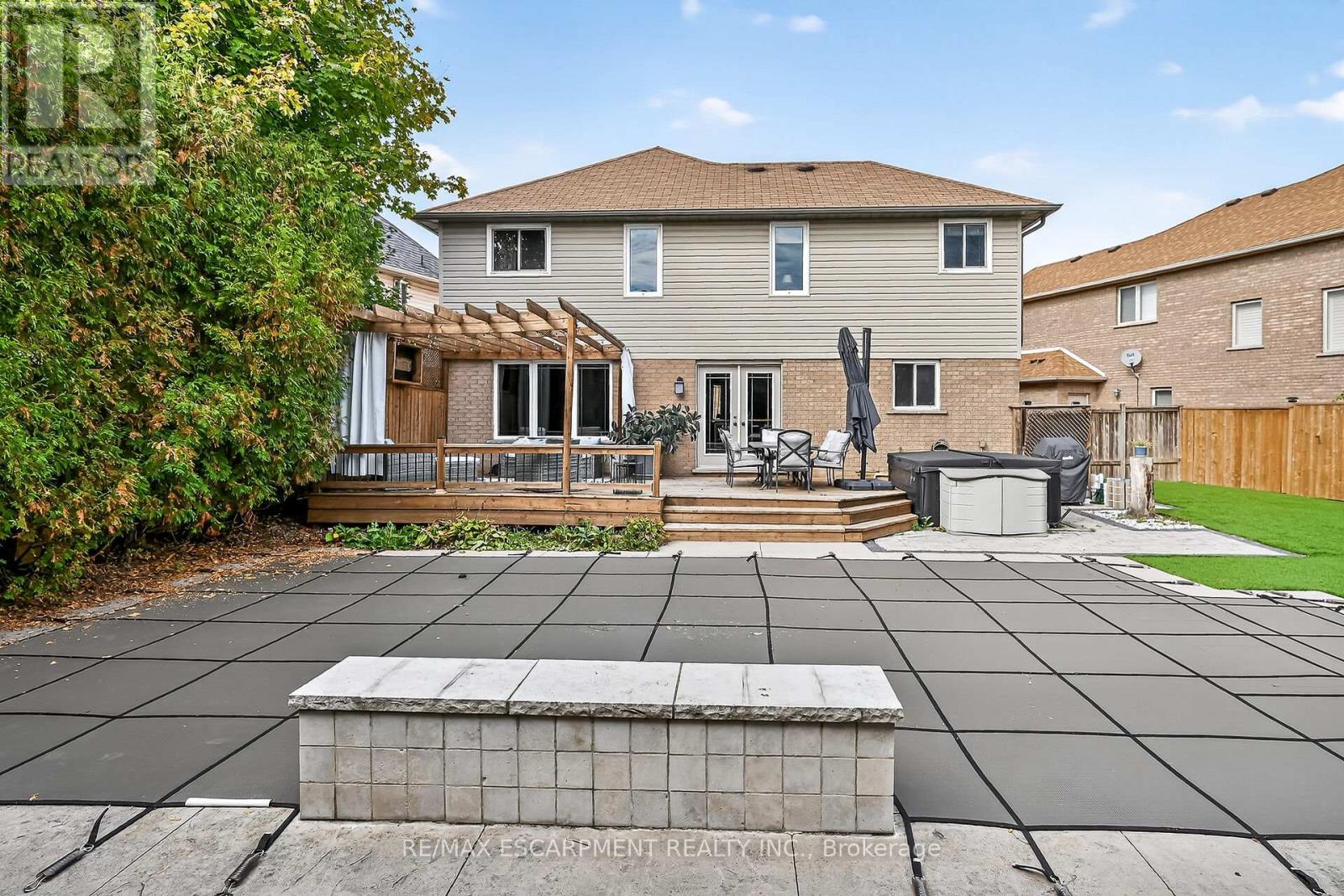27 Surrey Drive, Hamilton, Ontario  L9K 1L9 - Photo 40 - X12469489