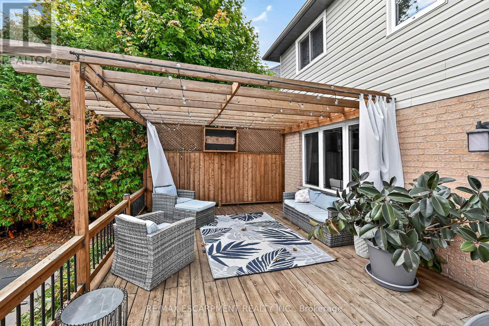 27 Surrey Drive, Hamilton, Ontario  L9K 1L9 - Photo 43 - X12469489