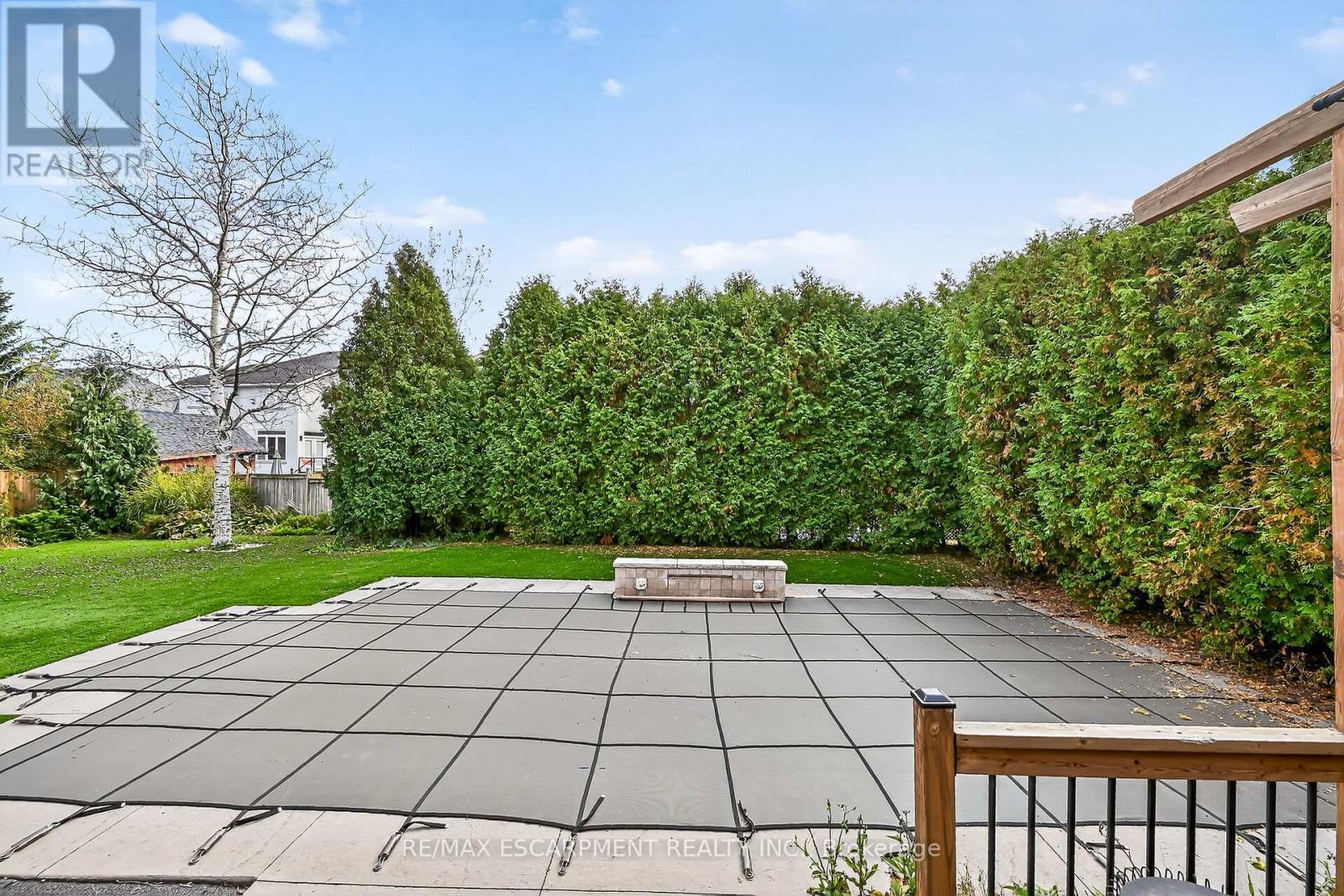 27 Surrey Drive, Hamilton, Ontario  L9K 1L9 - Photo 44 - X12469489