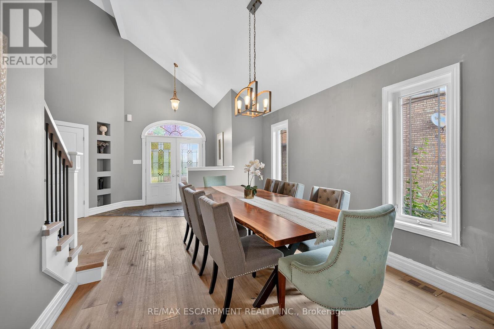 27 Surrey Drive, Hamilton, Ontario  L9K 1L9 - Photo 6 - X12469489