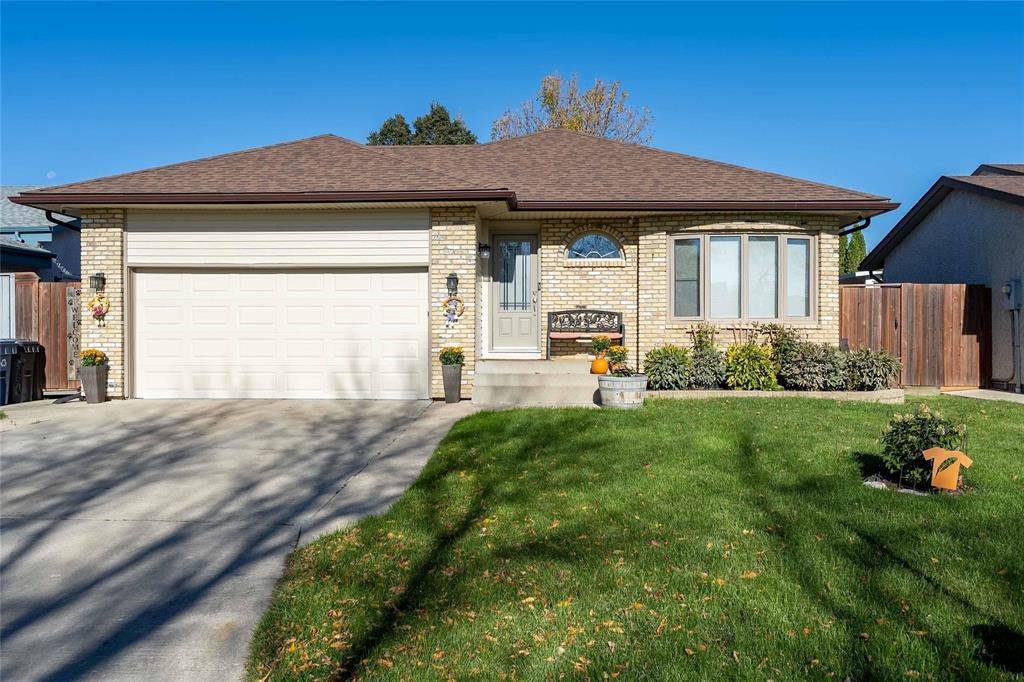 15 Sauve Crescent, Winnipeg, Manitoba  R2N 3K7 - Photo 0 - 202526772