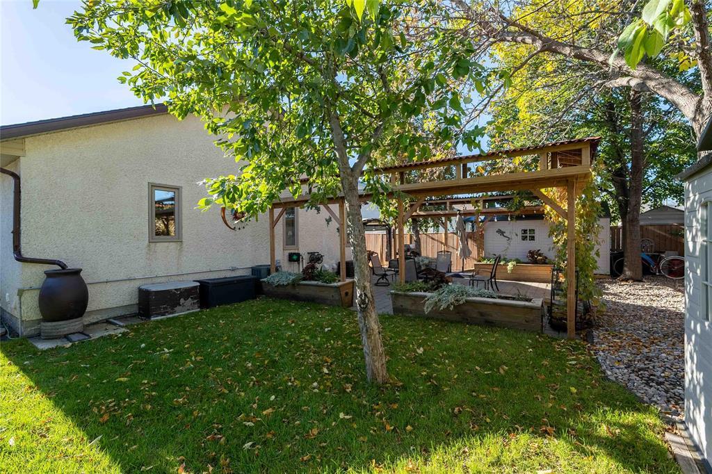 15 Sauve Crescent, Winnipeg, Manitoba  R2N 3K7 - Photo 36 - 202526772