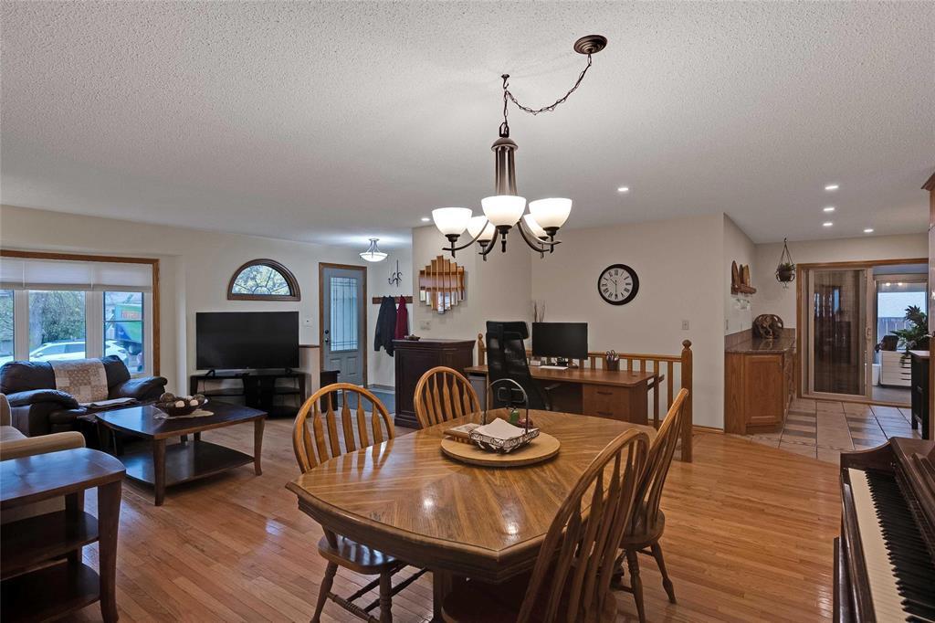 15 Sauve Crescent, Winnipeg, Manitoba  R2N 3K7 - Photo 4 - 202526772