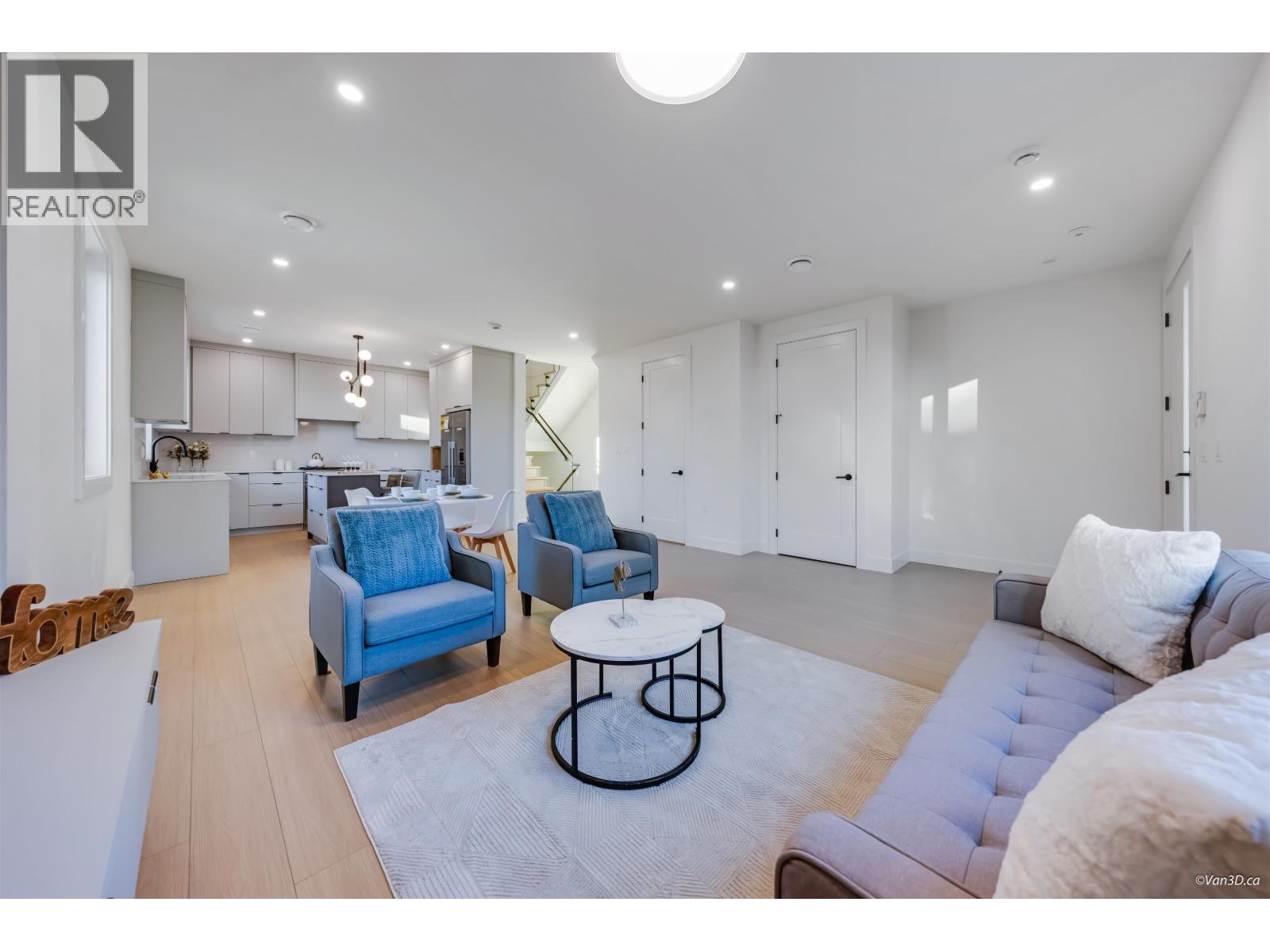 1 4211 Graveley Street, Burnaby, British Columbia  V5C 3T7 - Photo 3 - R3059047