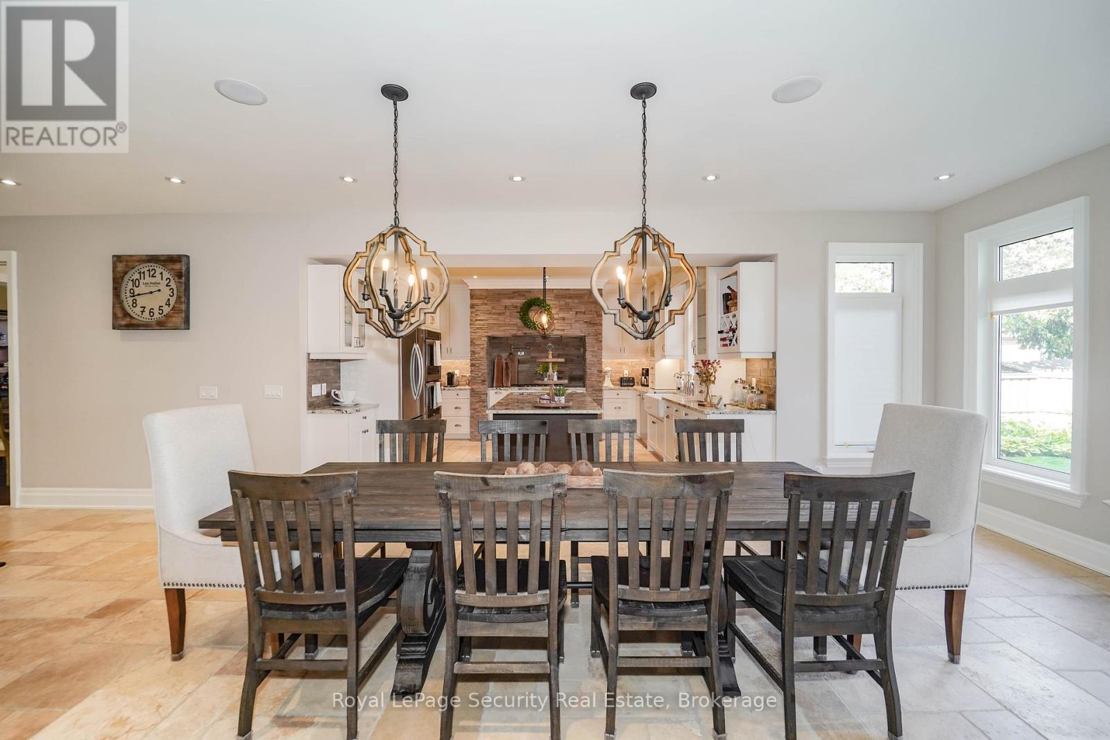 7 Trimingham Court, Richmond Hill, Ontario  L4C 6W9 - Photo 10 - N12465197