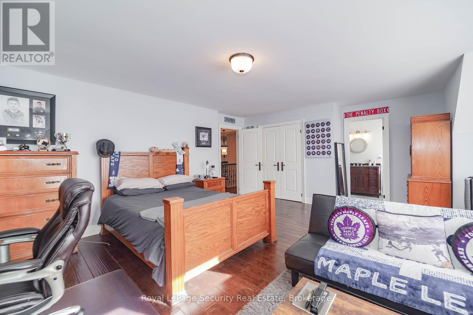 7 Trimingham Court, Richmond Hill, Ontario  L4C 6W9 - Photo 16 - N12465197