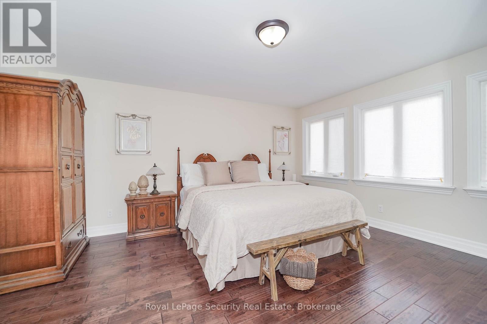 7 Trimingham Court, Richmond Hill, Ontario  L4C 6W9 - Photo 15 - N12465197