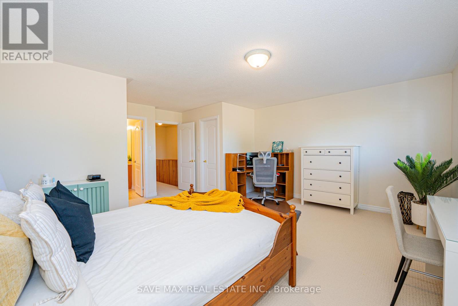 84 Rocky Point Crescent, Brampton, Ontario  L6V 4R8 - Photo 15 - W12468740