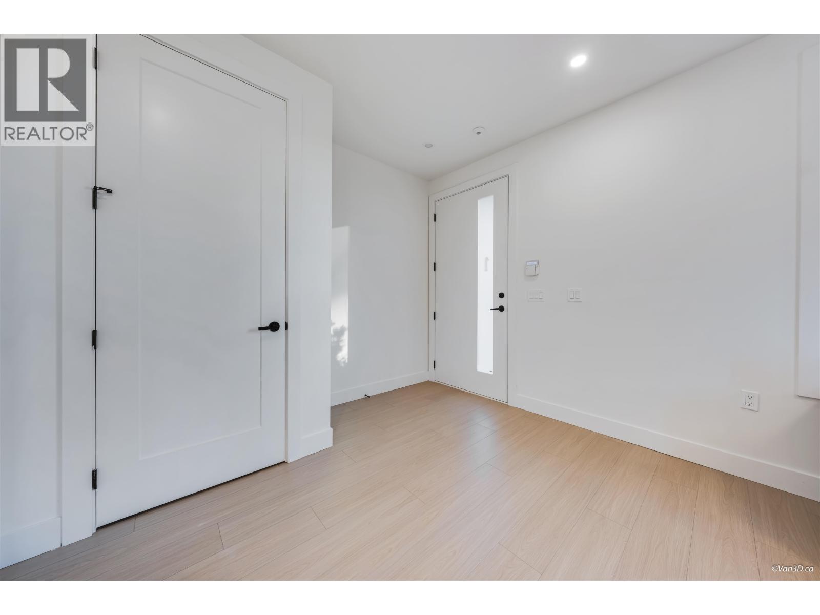 3 4211 Graveley Street, Burnaby, British Columbia  V5C 3T7 - Photo 6 - R3059048