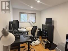 4 - 235 Shakespeare Drive, Waterloo, Ontario  N2L 2T5 - Photo 8 - X12469369