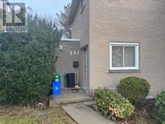 4 - 235 Shakespeare Drive, Waterloo, Ontario  N2L 2T5 - Photo 2 - X12469369