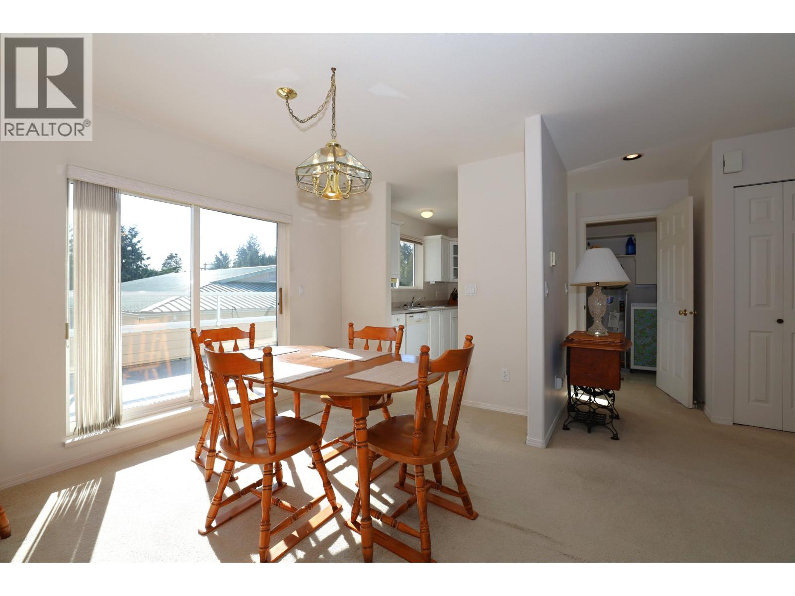 28 5610 Trail Avenue, Sechelt, British Columbia  V0N 3A3 - Photo 4 - R3048243