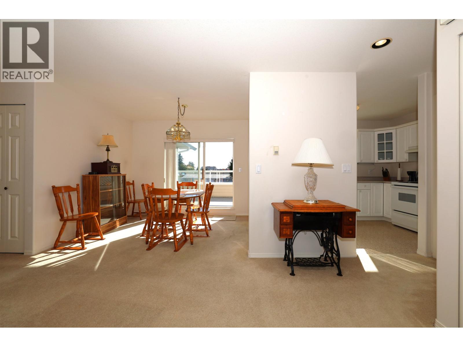 28 5610 Trail Avenue, Sechelt, British Columbia  V0N 3A3 - Photo 11 - R3048243