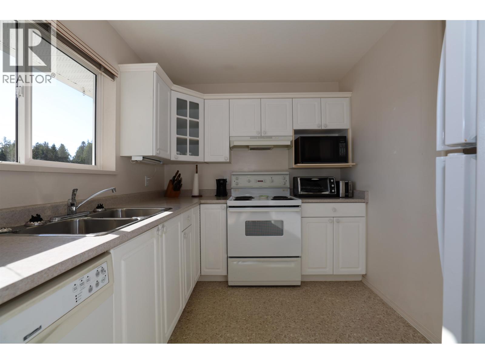 28 5610 Trail Avenue, Sechelt, British Columbia  V0N 3A3 - Photo 7 - R3048243