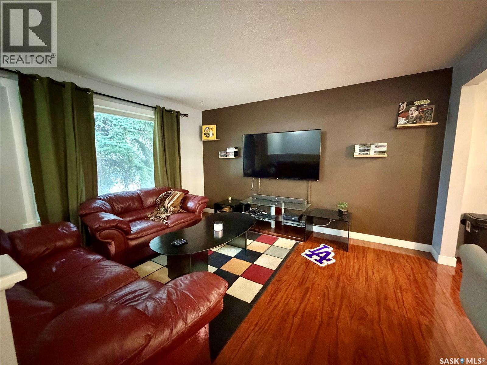 5309 2nd Avenue N, Regina, Saskatchewan  S4R 0Z5 - Photo 2 - SK020952