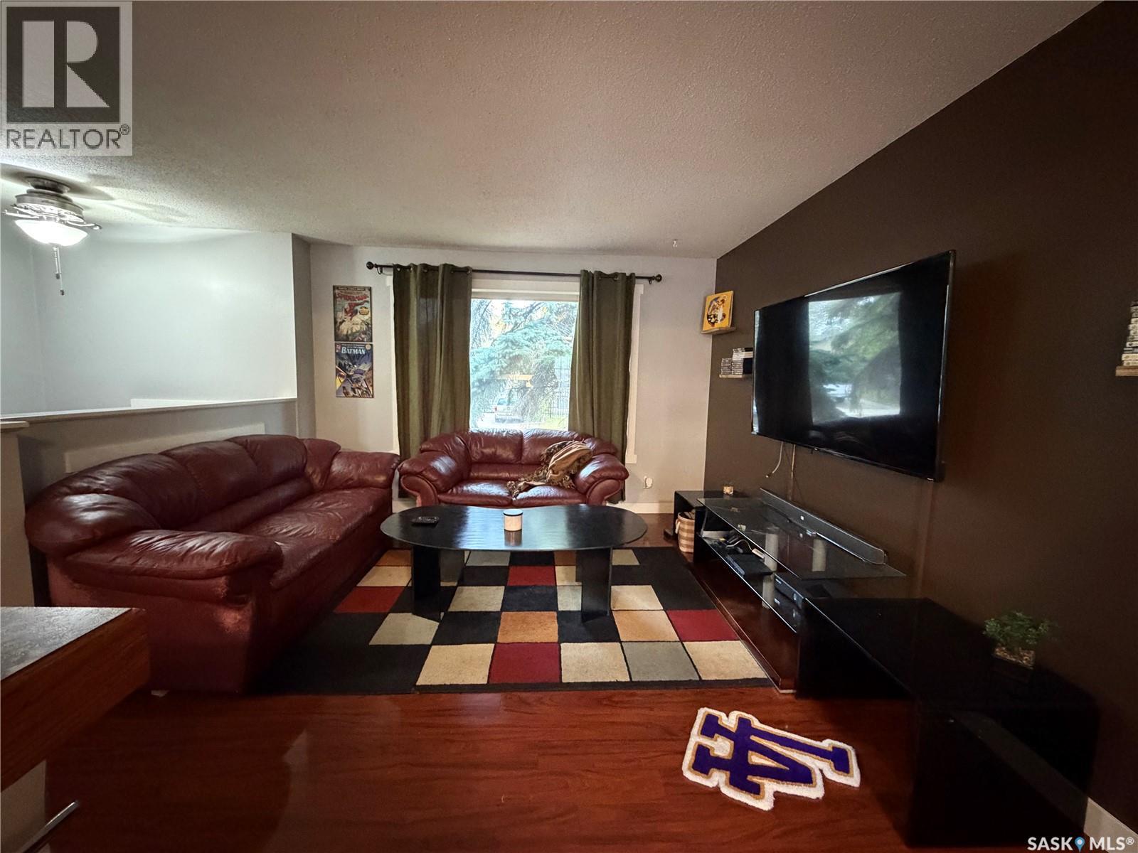 5309 2nd Avenue N, Regina, Saskatchewan  S4R 0Z5 - Photo 3 - SK020952